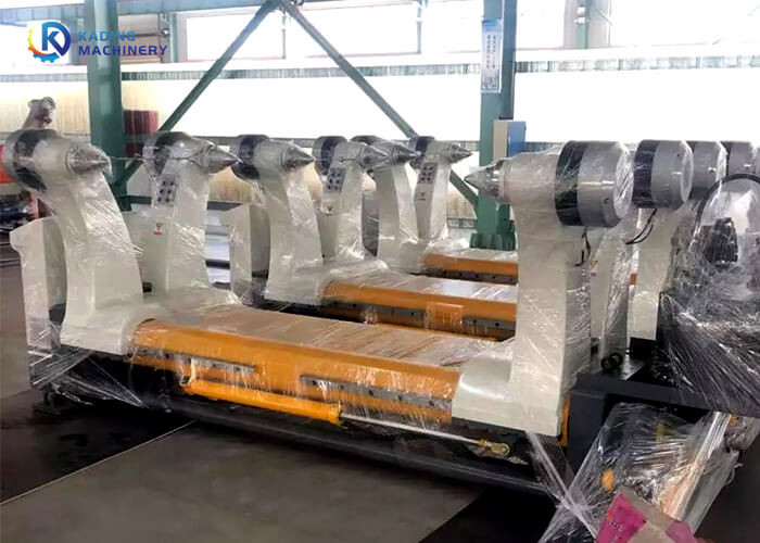 2T / 3T段ボール紙およびカートン箱のための電気Shaftlessの巻き枠の立場